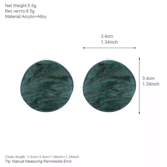 Beautiful Acrylic green curved round earrings🌿 - Picture 6 of 7